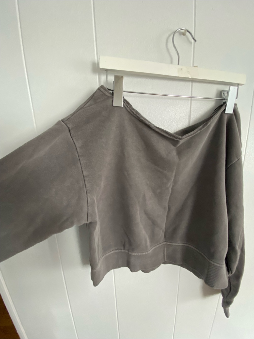 Forever 21 Gray Cropped Scoop Neck Top